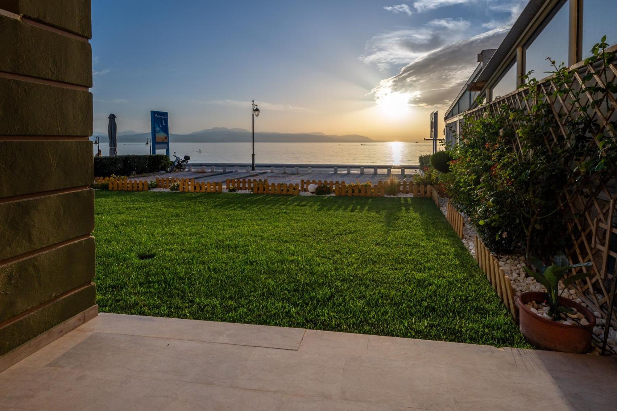 Loutraki Sea Sunset Apartment Exterior foto